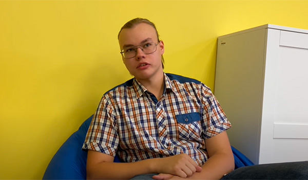Как зарегистрироваться во "ВКонтакте" (видеоруководство Миши Холодова, Республика Хакасия, участник Всероссийского онлайн-чемпионата "Изучи интернет - управляй им" 2022)